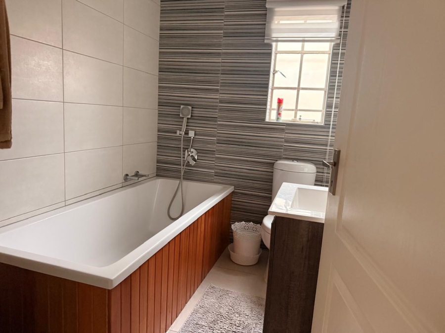 3 Bedroom Property for Sale in Waterkloof East North West